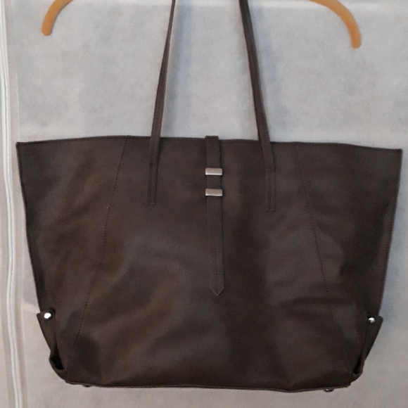 Banana Republic Handbags - Banana Republic shopping tote